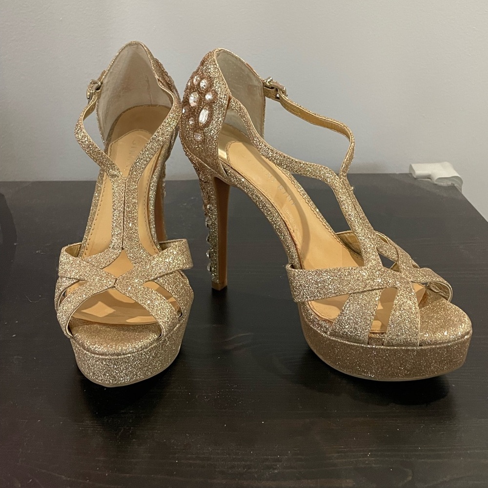 Gianni Bini Gold Sparkle Heels Sz 6